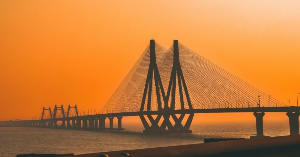 2025 BUCKET LIST MUST HAVES:  TOP PLACES TO VISIT IN MUMBAI