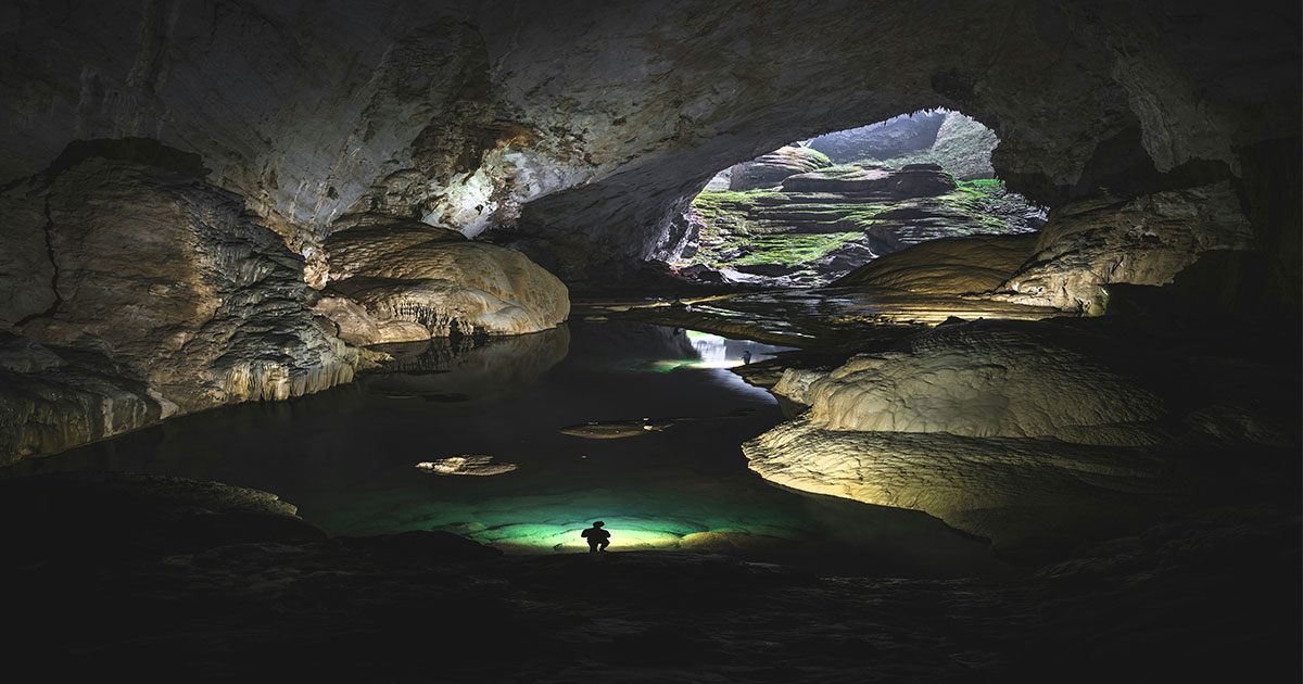 biggest and largest cave of the world