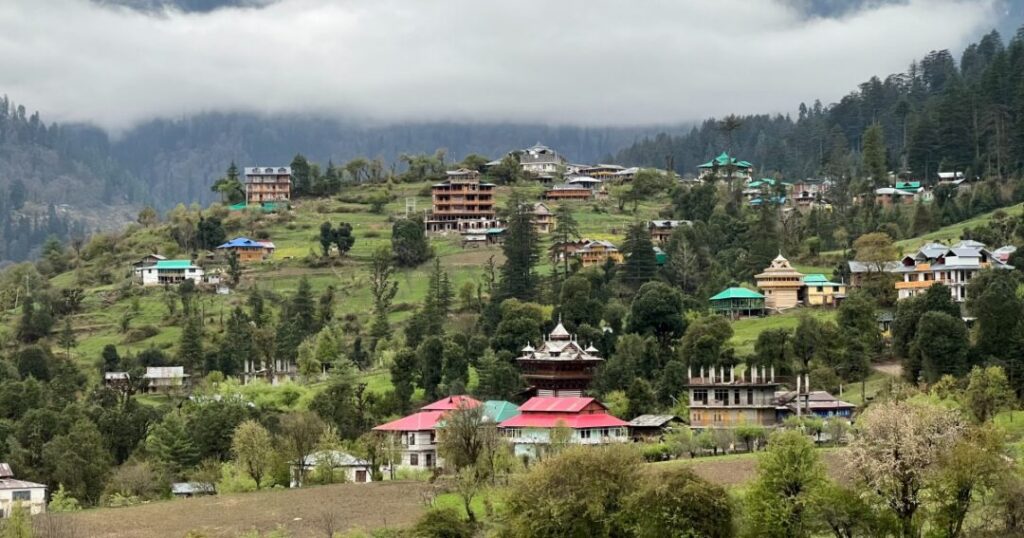 How to reach Sainj Valley?