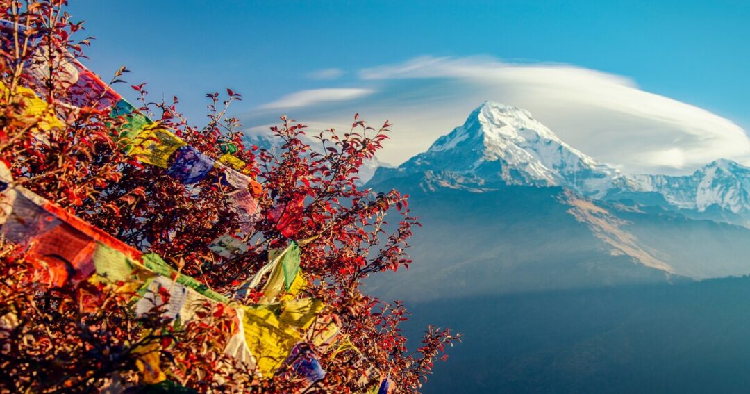 tourist places in Darjeeling — Tiger Hill sunrise over Kanchenjunga