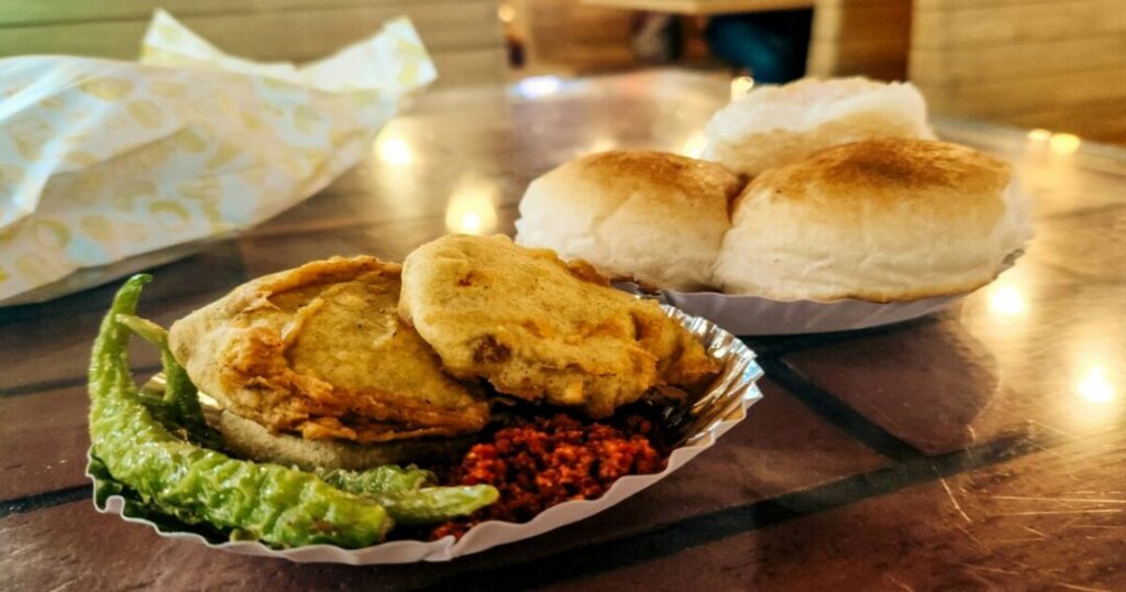 Best Vada Pav In Surat