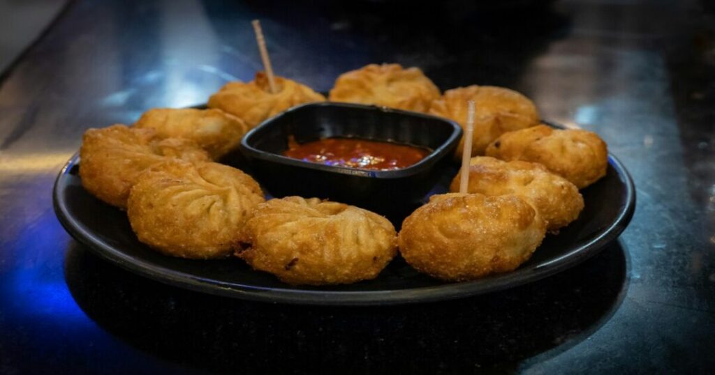 Momos