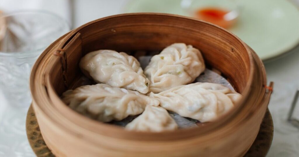 Momos