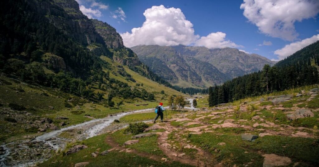 How to Reach McLeod Ganj (Trek Base)?