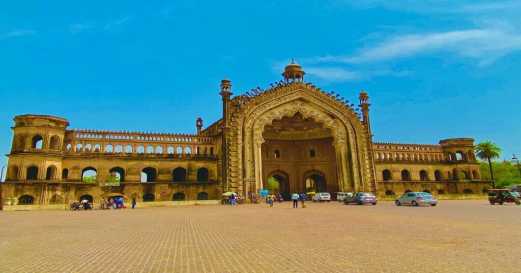 Visit Rumi Darwaza and the British Residency- Lucknow