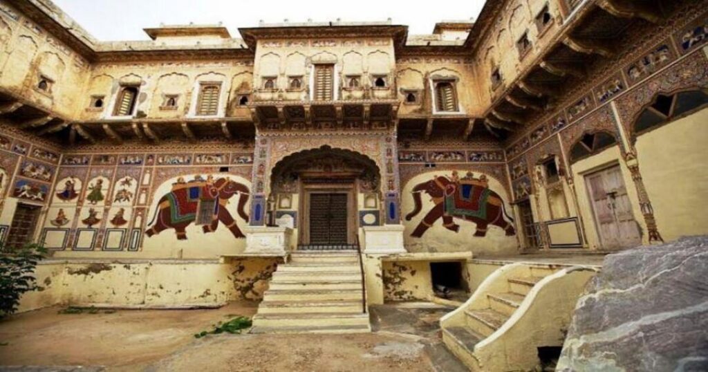 Good Places to Visit in Rajasthan Most Tourists Skip: Mandawa's Painted Havelis