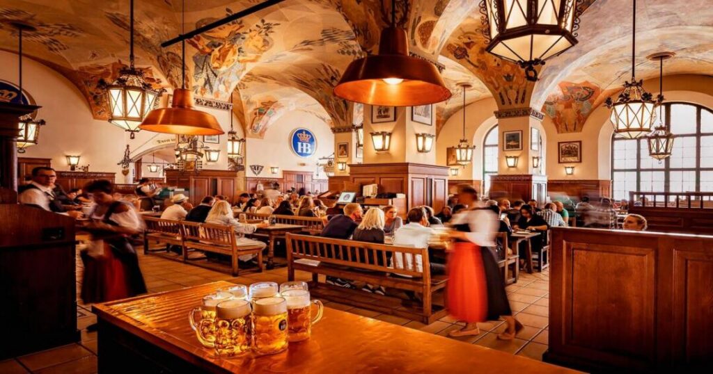 Hofbräuhaus München: Food in Munich
