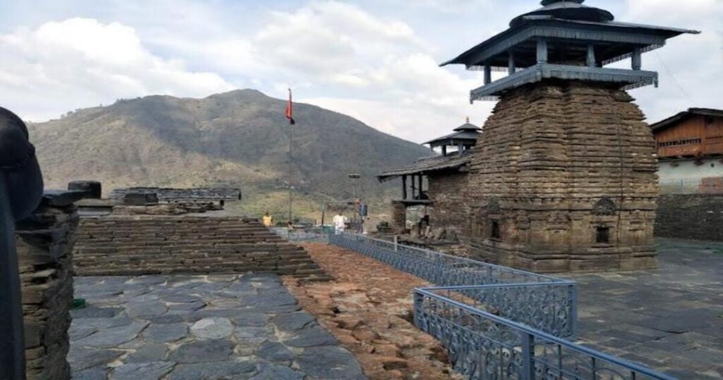 Lakhamandal Temple
