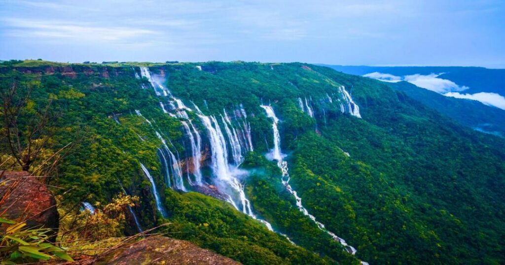 Nohkalikai Falls