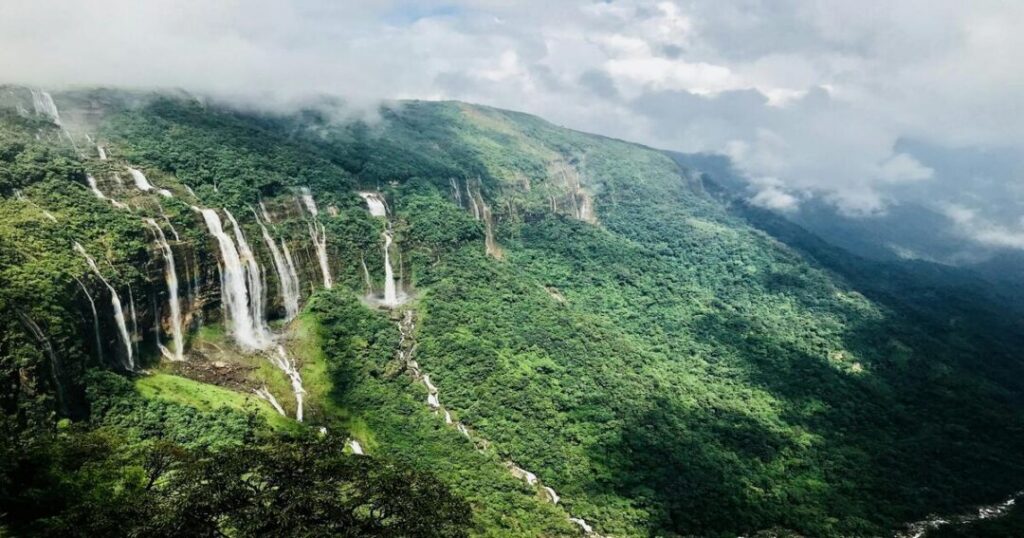 Seven Sisters Falls (Nohsngithiang Falls)
