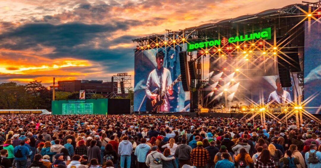 festivals in Boston - outdoor music crowd
