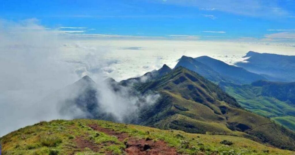 Meesapulimala sunrise trek sea of clouds view