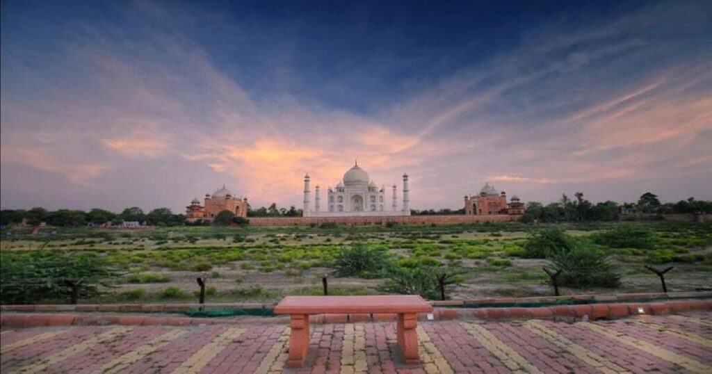 Agra — Experience the Taj Mahal on a Budget