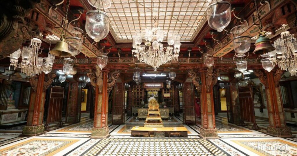 Chintamani Jain Temple — 17th-Century Wood Carvings in the Heart of the City