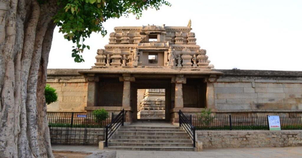 What is the Best Time to Visit Lepakshi Temple?