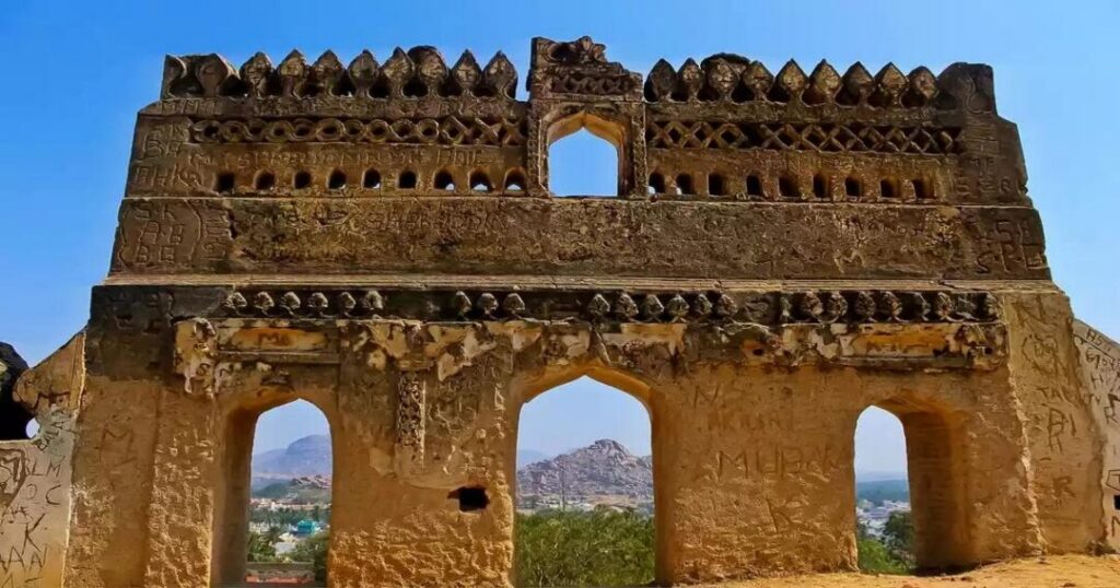 Madhugiri: Asia's (Second) Largest Monolith Near Bangalore