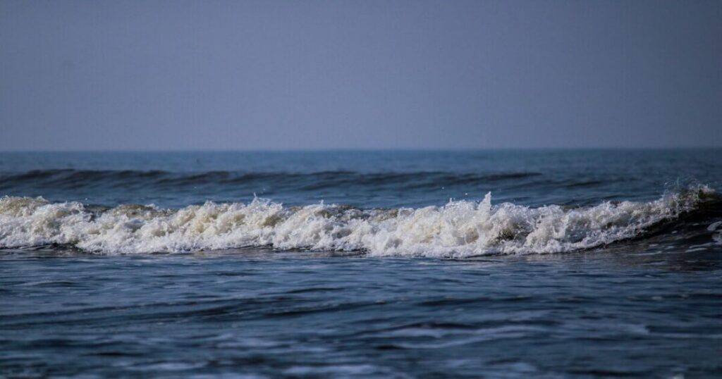 Nagaon Beach: Alibaug's Water Sports Hub