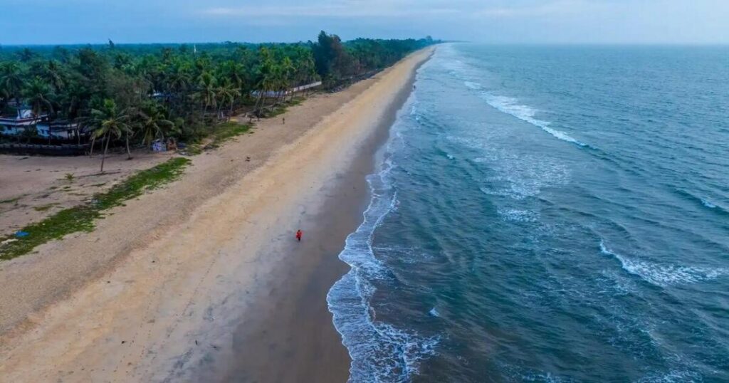 Places to Visit in Trivandrum- Shankumugham Beach