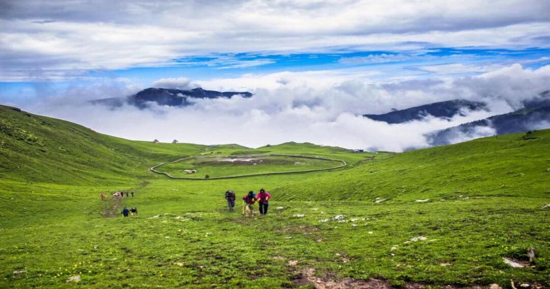 Roopkund trek skeleton lake