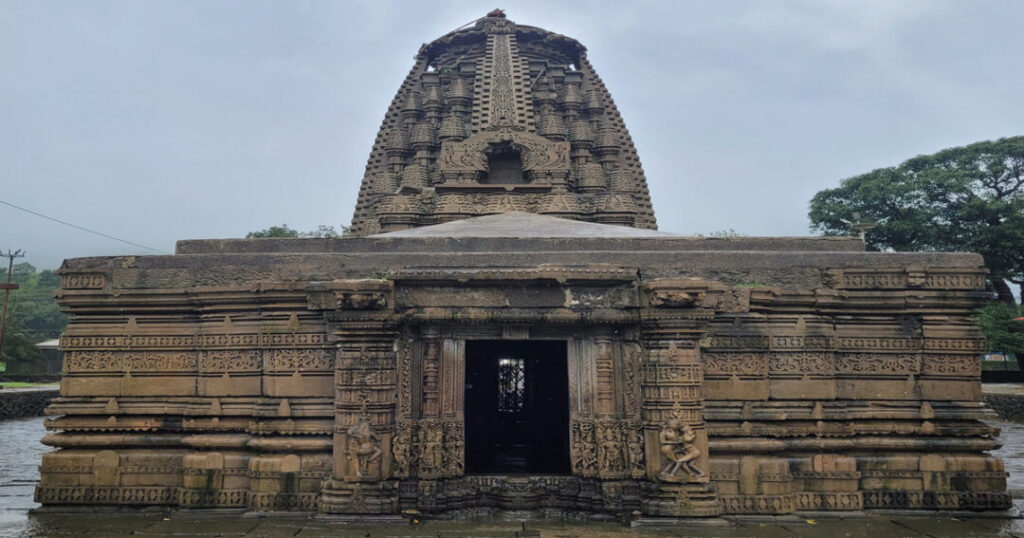 Ratangad Trek: Amruteshwar Temple