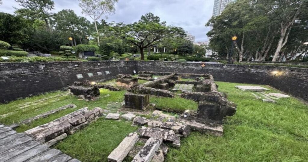  Kowloon Walled City Park