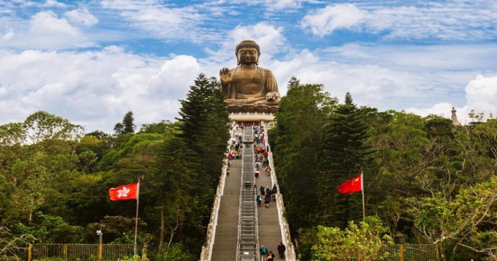 Hong Kong: Tian Tan Buddha and Po Lin Monastery