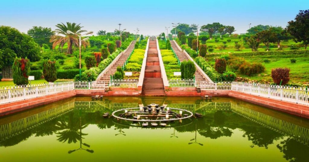 Bahu Fort and Bagh-e-Bahu