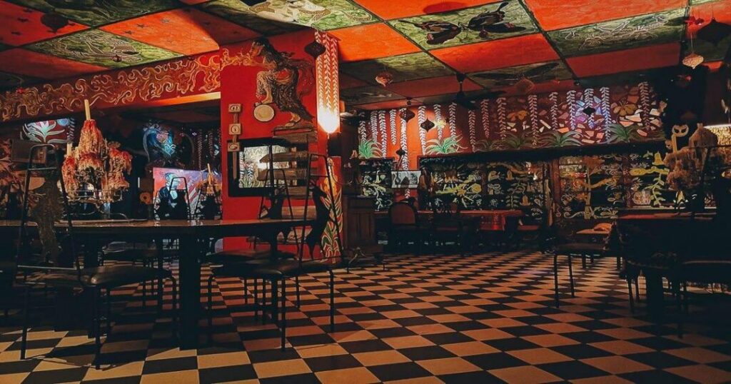 Helga's Folly, Kandy