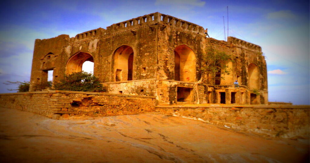Best Time to Visit Bhongir Fort