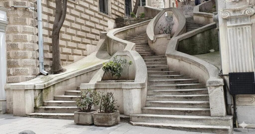 Istanbul: Camondo Stairs