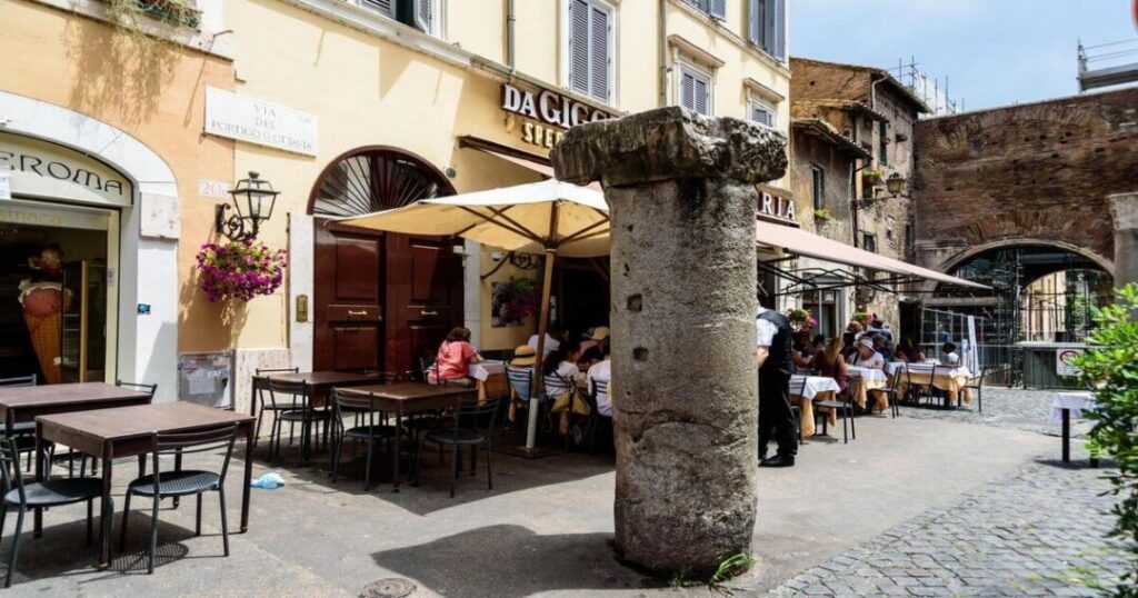Roman Dining