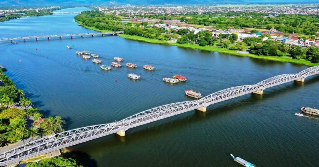Perfume River and Trang Tien Bridge