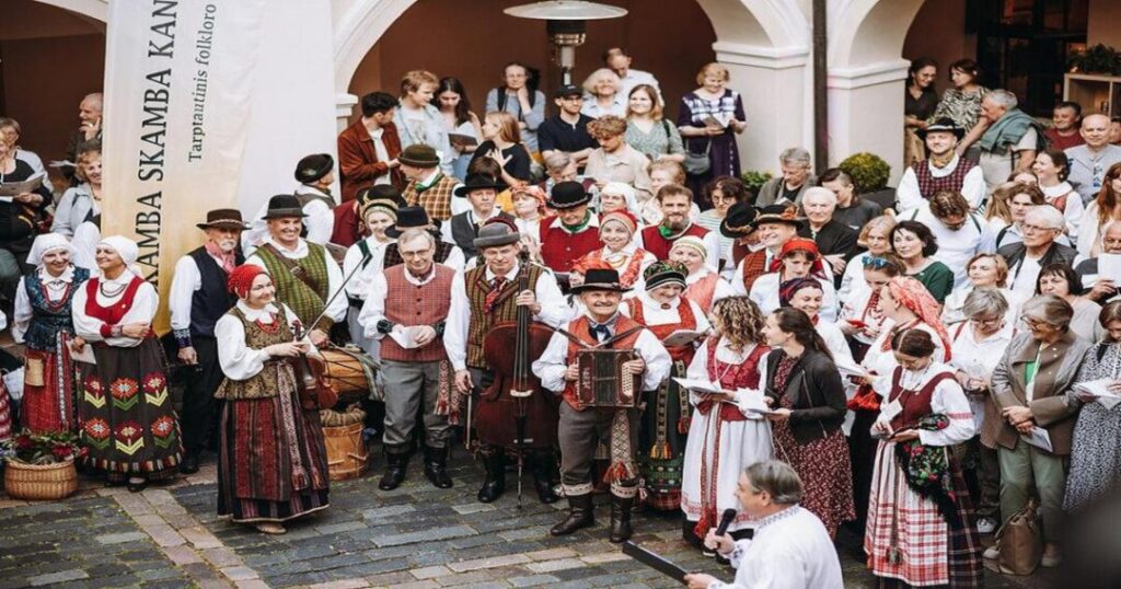 Lithuania: Skamba skamba kankliai