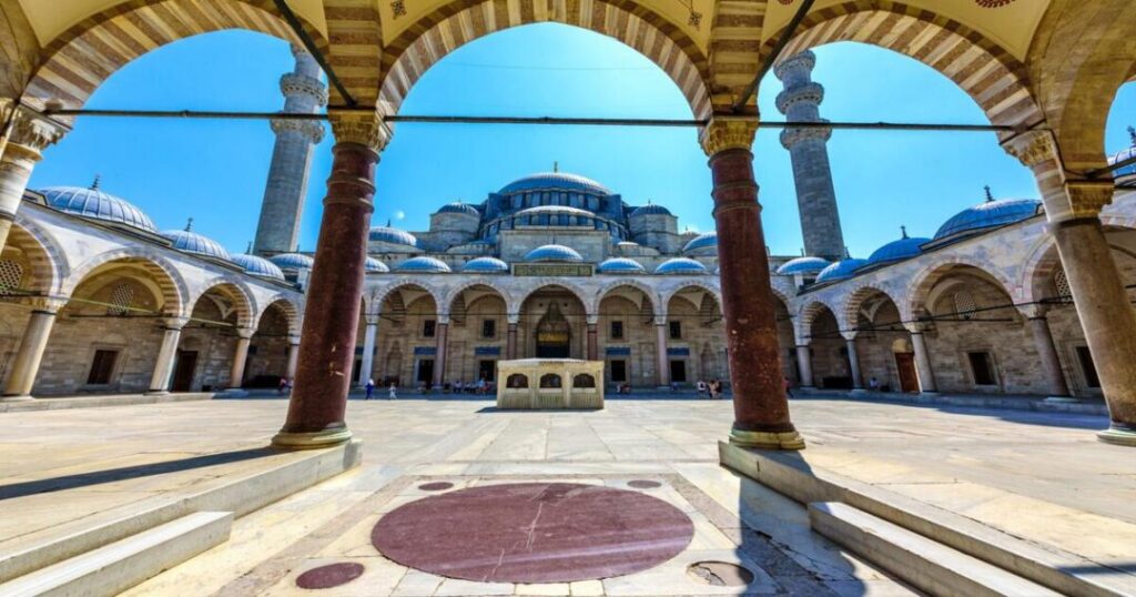 Süleymaniye Mosque Tickets: Istanbul Mosque Tour Essentials
